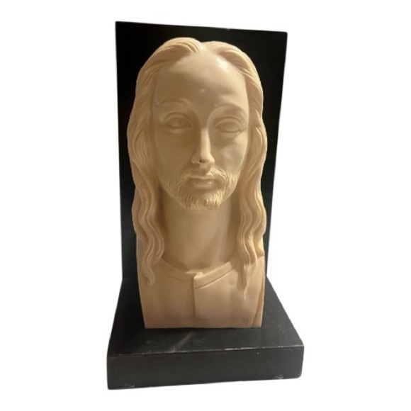 Vintage Other - Vintage Cream Bust Sculpture of Christ